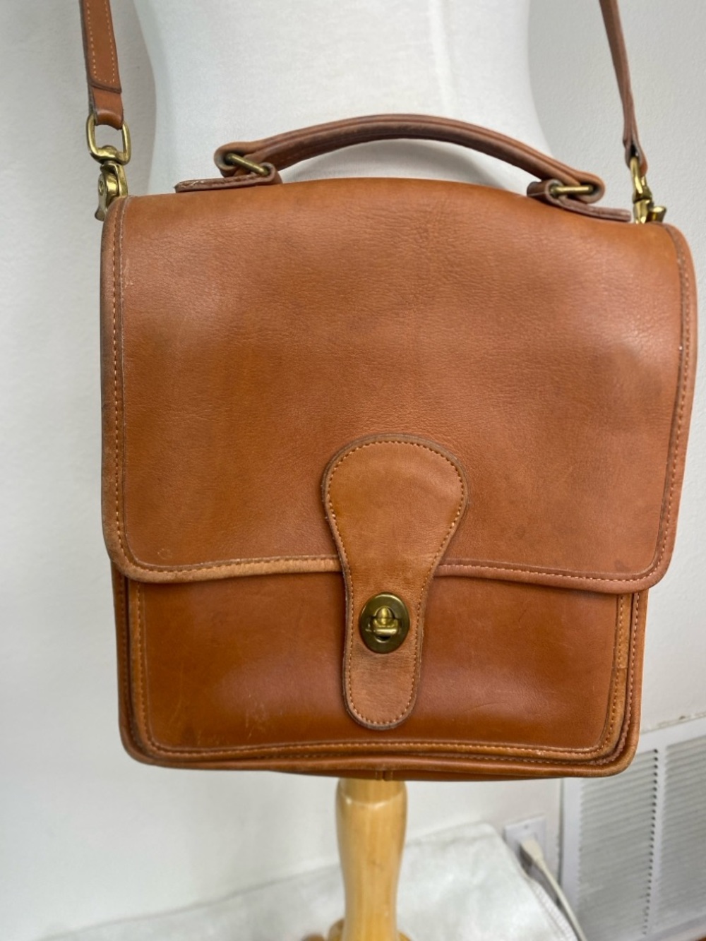 Vintage Coach Cognac Leather Station Bag With Removable Strap Classic Minimalist - Picture 6 of 16